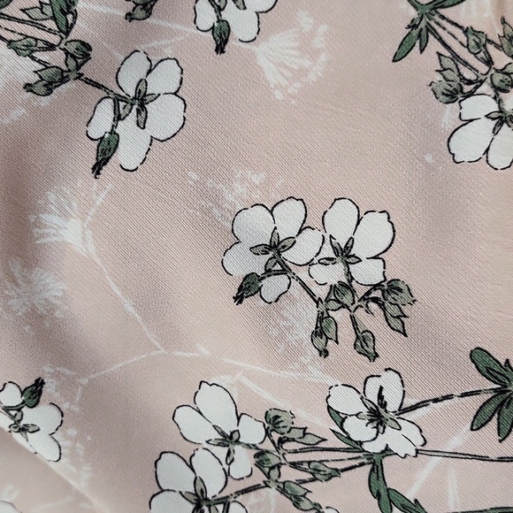 Express Dress 🤍 - Picture 5 of 15